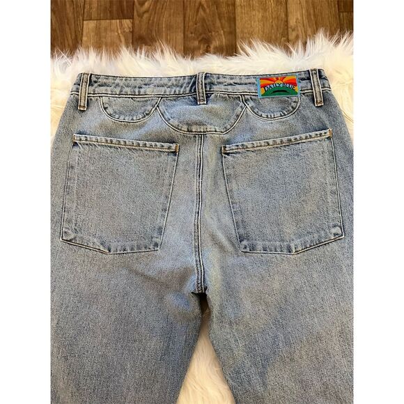 Daily Blue Skye Women's High Rise Flared Jeans Size 31 Medium Wash - Picture 14 of 16